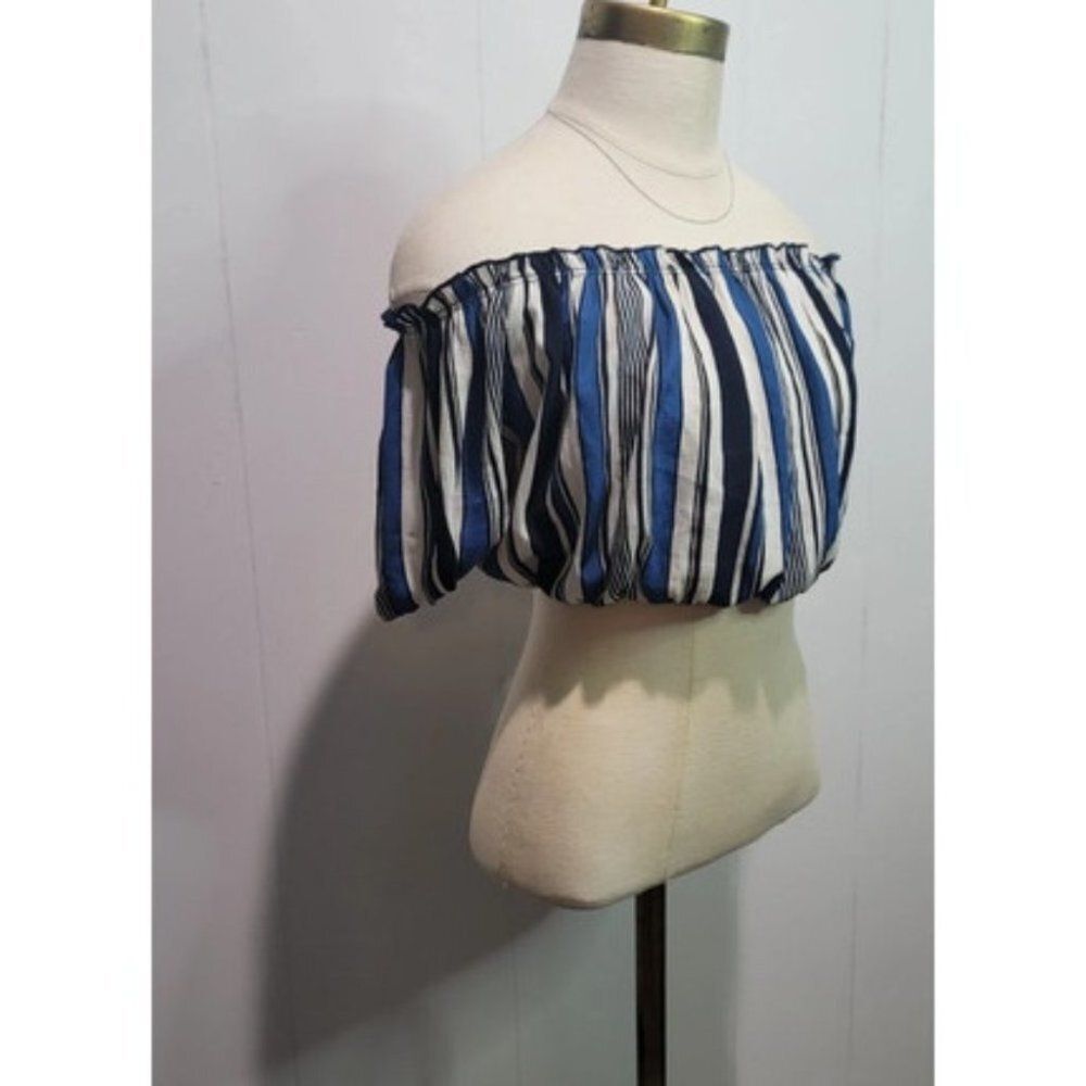 Crop top - Picture 2 of 4